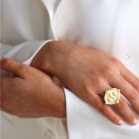 - Adjustable Susan Shaw ring - Picture 3 of 3